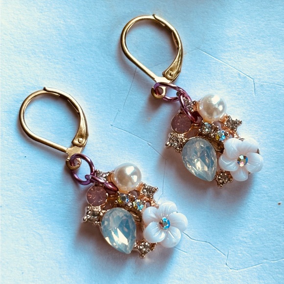 Floral drop earrings, pastels boutique jewelry, new - Picture 4 of 5
